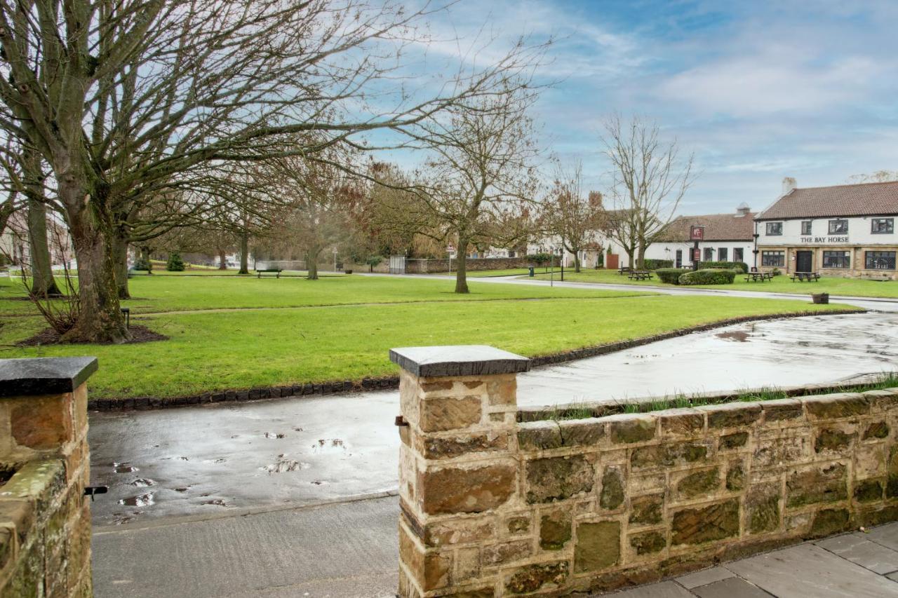 Work And Relax - Fast Wifi, Fireplace & Near Pub Newton Aycliffe Exteriér fotografie